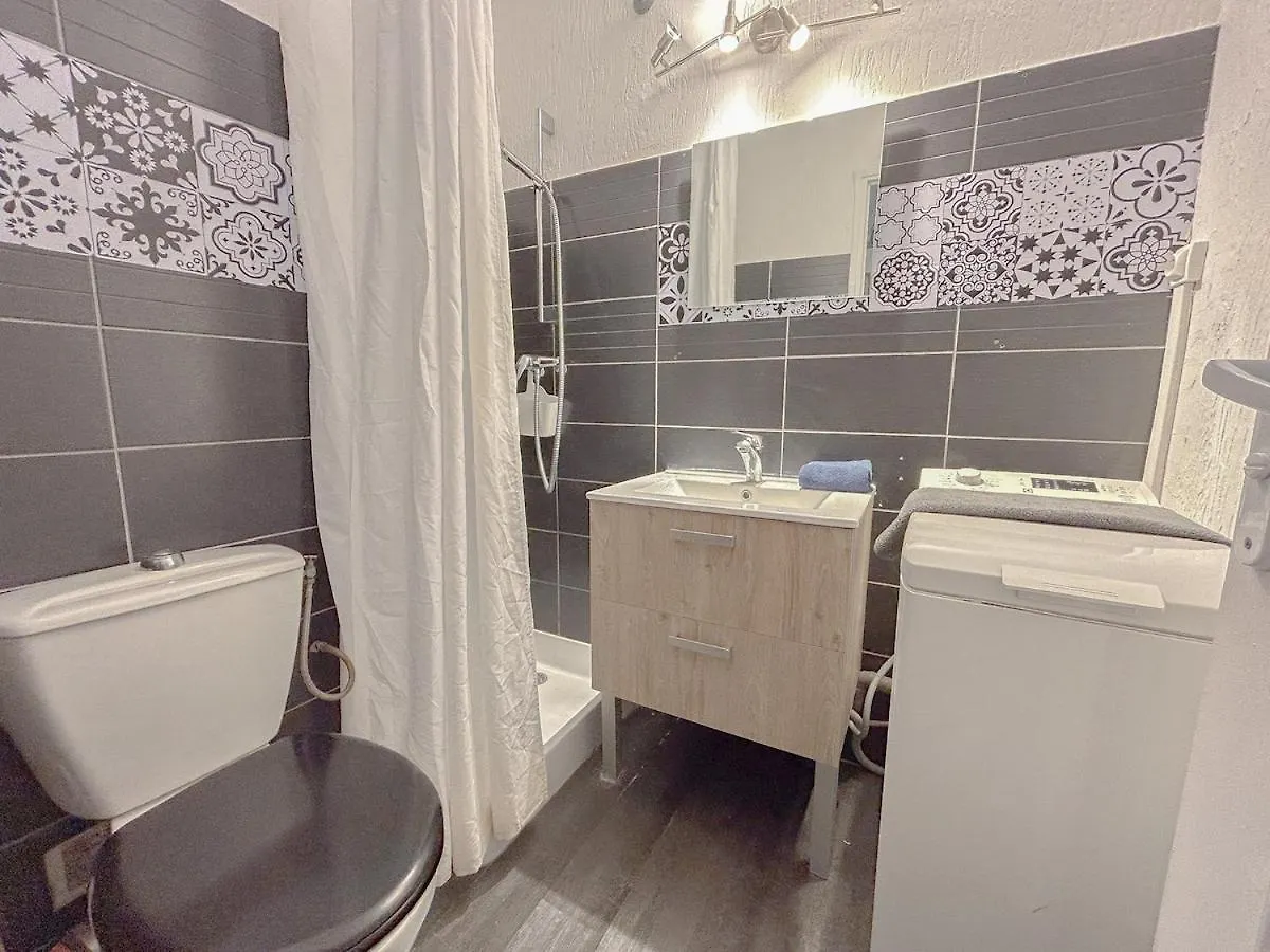 Apartment Charmant Studio Boheme Vue Degagee Moderne Frejus France